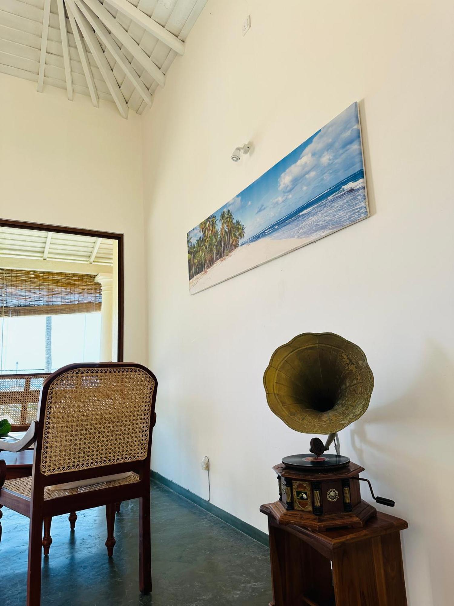 Hotel House By The Sea Hikka à Hikkaduwa Extérieur photo